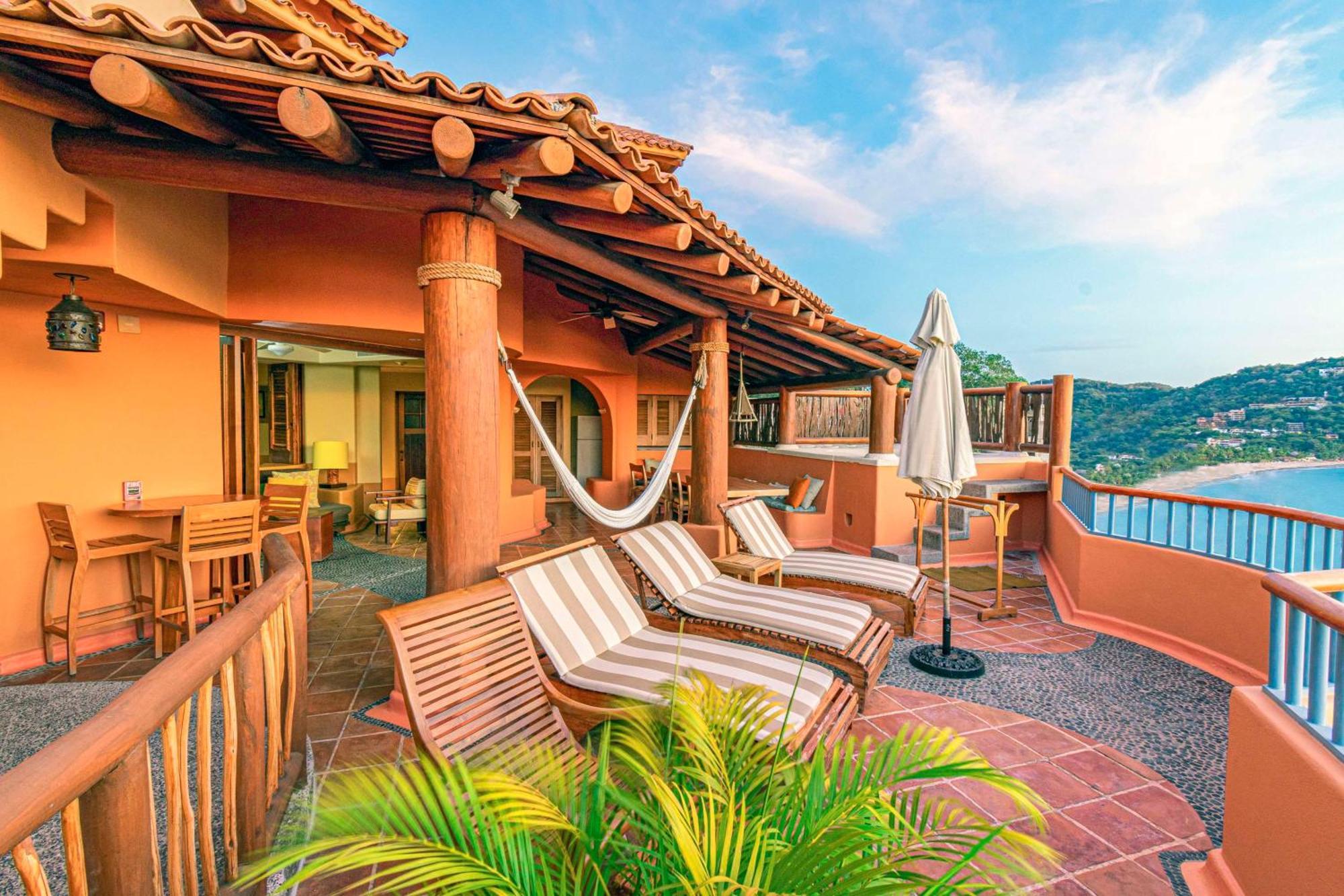 Hilton Grand Vacations Club Zihuatanejo Hotell Exteriör bild
