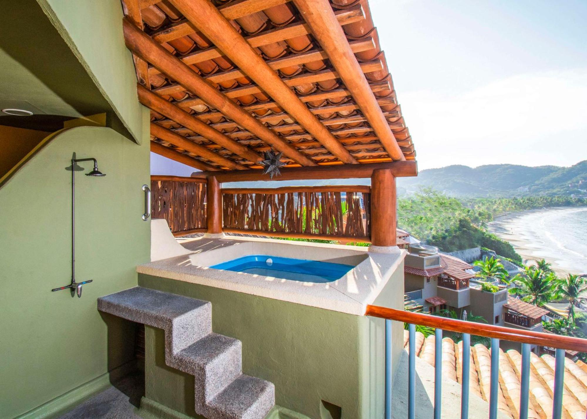 Hilton Grand Vacations Club Zihuatanejo Hotell Exteriör bild