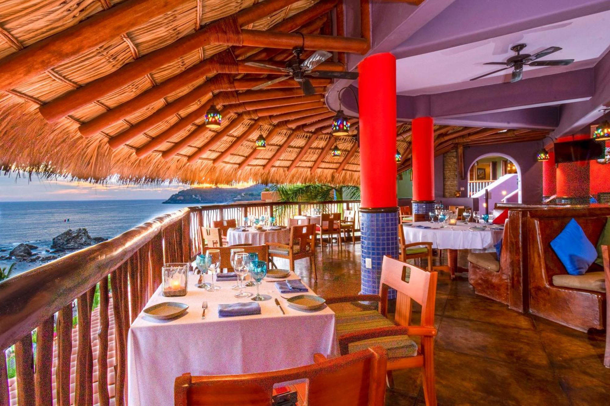 Hilton Grand Vacations Club Zihuatanejo Hotell Exteriör bild