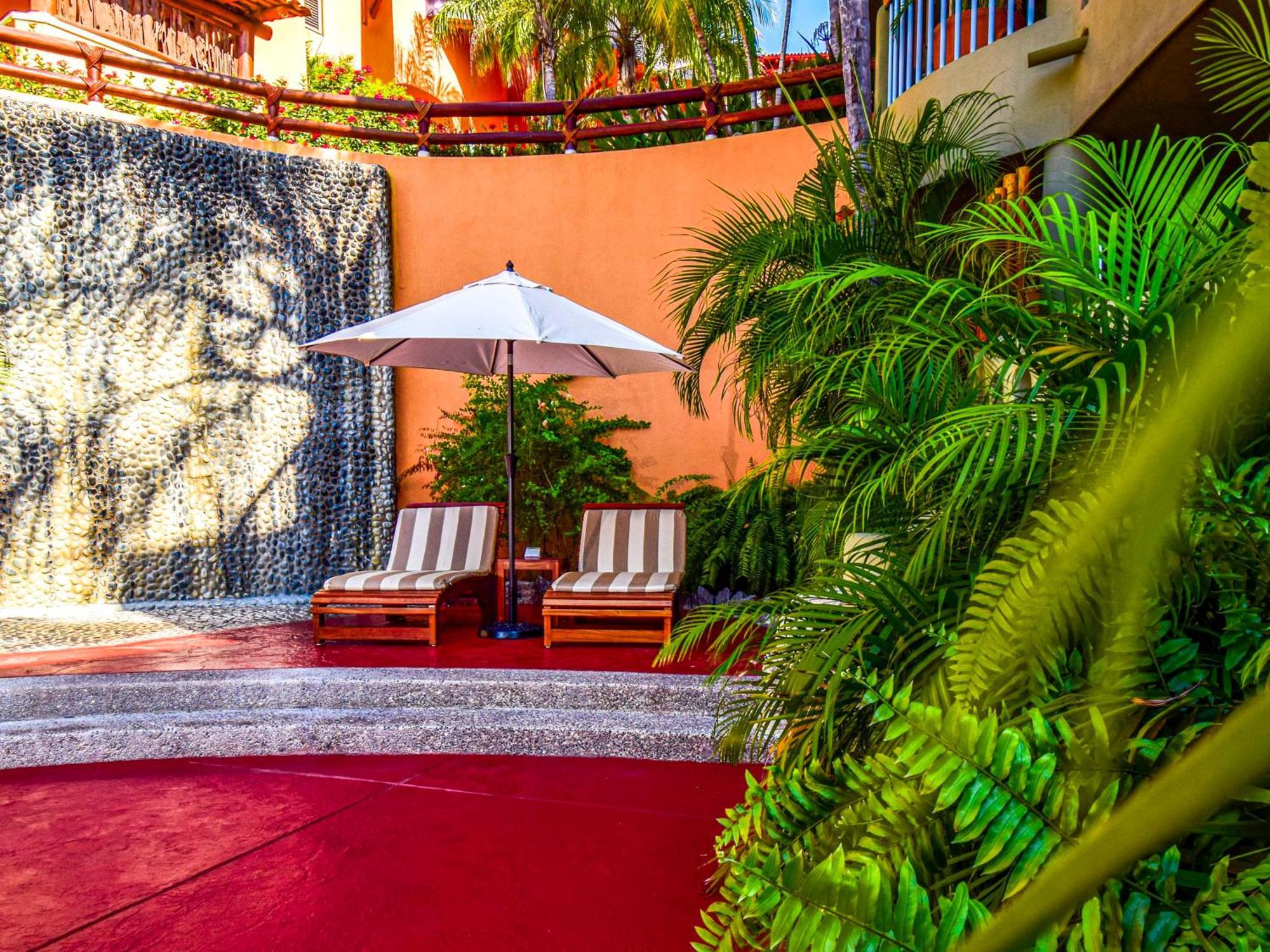 Hilton Grand Vacations Club Zihuatanejo Hotell Exteriör bild