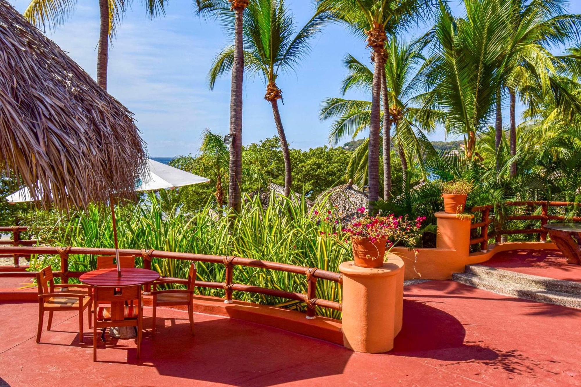 Hilton Grand Vacations Club Zihuatanejo Hotell Exteriör bild